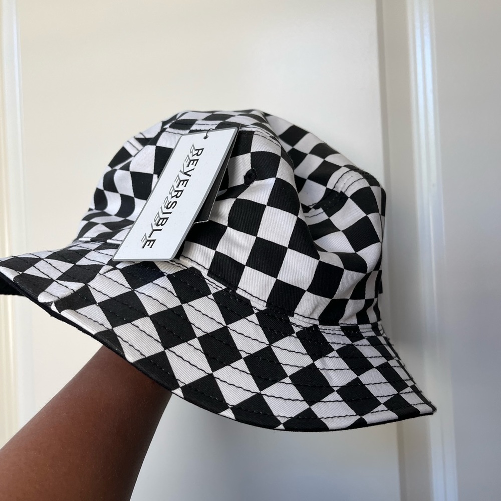 Hot Topic Checkered Bucket Hat